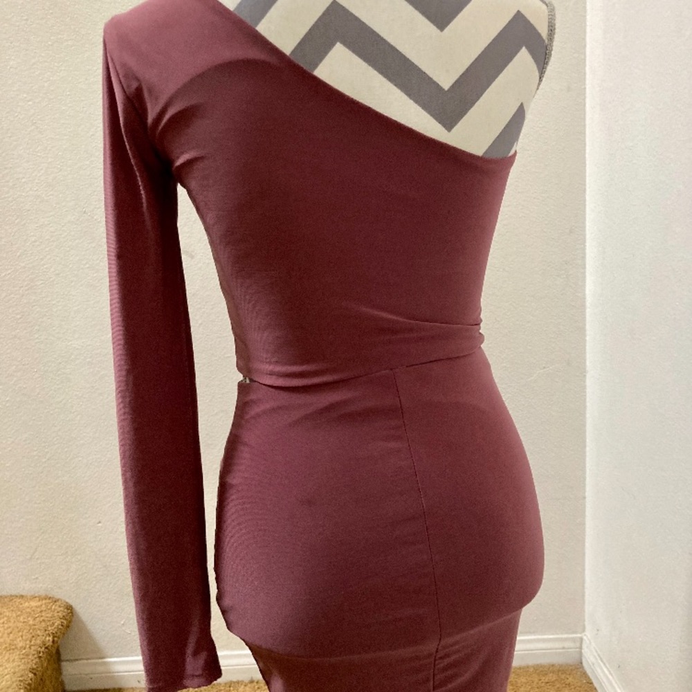 Fashion Nova Women’s 2 piece skirt and top. Size small.